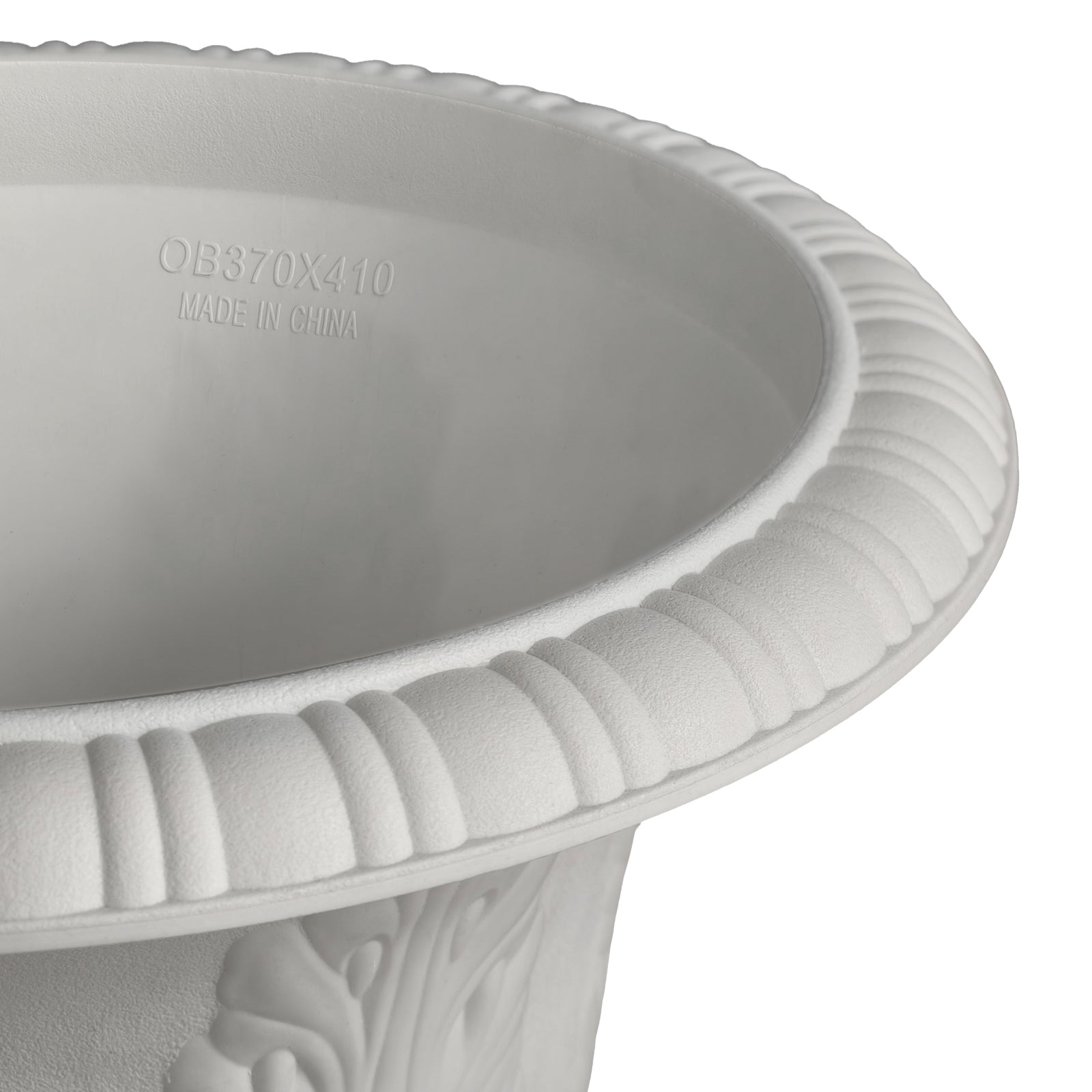 OUMUHE Set of 2 Goblet-Shaped Plastic Planters, 16" H × 14.5" D Large Lightweight Durable Flower Pots, Decorative Indoor Outdoor Garden Patio Plant Containers